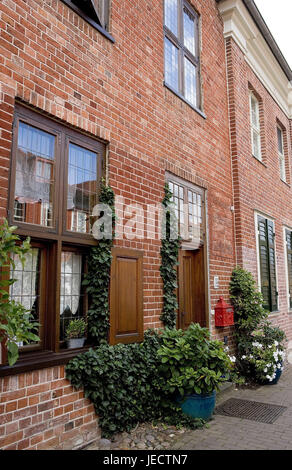 Germany, Brandenburg, Potsdam, Dutch fourth, brick building, outside, town, town fourth, residential district, residential house, live, architectural style, brick, restores, input, door, front door, window, mailbox, red, green plants, nobody, Stock Photo