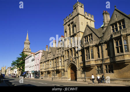 Great Britain, England, Oxfordshire, Oxford, High Street, church piece Mary the Virgin, pedestrian, Europe, town, university town, building, structures, architecture, historically, houses, terrace, house line, passer-by, person, outside, steeple, church, Stock Photo