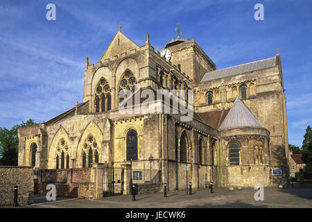 Great Britain, England, Hampshire, Romsey, cloister, church, Europe, destination, parish, place of interest, architecture, building, structure, church, sacred construction, minster, abbey, abbey church, faith, religion, Christianity, outside, deserted, Stock Photo