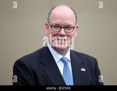 His Serene Highness Albert II, Prince of Monaco arrives to inaugurate The Princess Grace Rose Garden in St. Dominick's Park, during a visit to Drogheda, County Louth. Stock Photo