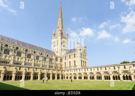 The cloister at the norman built (eleventh century AD) Benedictine monastery, now christian cathedral church in Norwich, Norfolk, England. Stock Photo