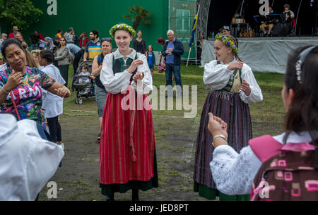 Malmö, Sweden. 23d June, 2017. Midsummer celebration in Folkets park with traditional Swedish dances, but also Bollywood music and dance. Tommy Lindholm/Alamy Live News Stock Photo