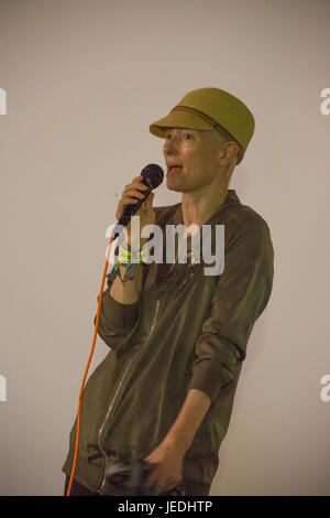 Glastonbury, UK. 24th June, 2017. Tilda Swinton introducing Iranian film Bag of Rice at the Pilton Palais cinema tent on Day 2 (Saturday) of the 2017 Glastonbury Festival at Worthy Farm in Somerset. Photo date: Saturday, June 24, 2017. Credit: Roger Garfield/Alamy Live News Stock Photo