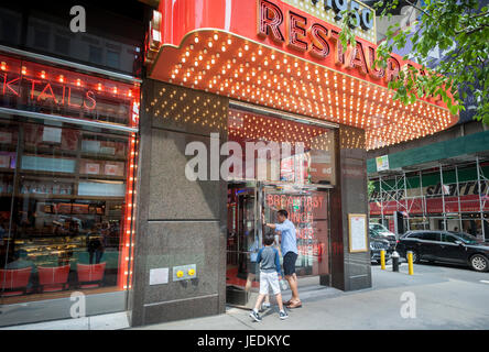 The second Times Square branch of Junior's Restaurant in the former Ruby Foo's space on Wednesday, June 14, 2017. The original Junior's is located in downtown Brooklyn and is beloved for it's famous cheesecake. Junior's has opened a second space in Times Square in the now closed Ruby Foo's location. The new restaurant seats 300 people. (© Richard B. Levine) Stock Photo