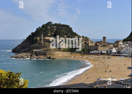 Spain, Catalonia, Costa Brava, beach of Tossa de Mar, fortress in the background, Stock Photo