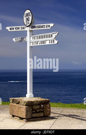 Sign in the country in England, Hinweisschild am Lands End in England Stock Photo