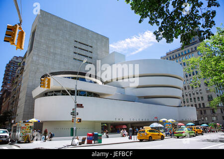 Facade of the Guggenheim Museum, New York City, USA Stock Photo