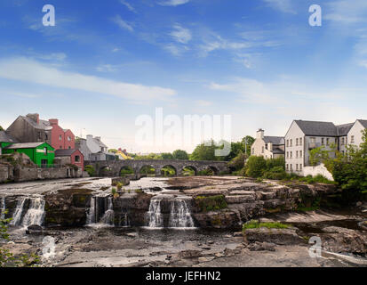 The River Inagh, with its small rapids known as the Cascades, running through the Ennistymon or Ennistimon, a country market town. County Clare, Irela Stock Photo