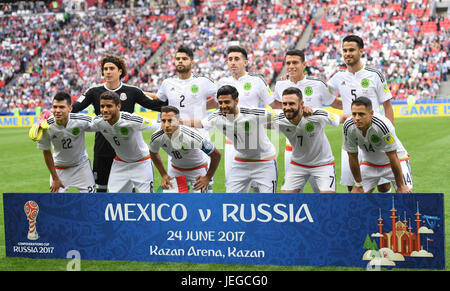 Kazan, Russia. 24th June, 2017. The players of the Mexican squad pose for a group photo ahead of the group stage match pitting Mexico against Russia at the Kazan Arena in Kazan, Russia, 24 June 2017. Back (left to right): Goalkeeper Guillermo Ochoa, Nestor Araujo, Hector Herrera, Hector Moreno, Diego Reyes. Front (left to right): Hirving Lozano, Jonathan Dos Santos, Andres Guardado, Carlos Vela, Miguel Layun and Javier Hernandez 'Chicharito'. Photo: Marius Becker/dpa/Alamy Live News Stock Photo