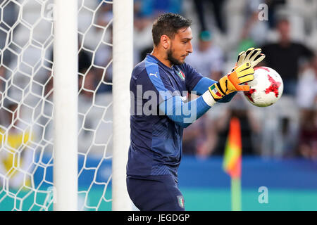 Cracow, Poland. 21st June, 2017. Italian goalkeeper Gianluigi Donnarumma warms up before the men's U21 European Championship group stage match between Italy and Germany taking place in Cracow, Poland, 21 June 2017. Photo: Jan Woitas/dpa-Zentralbild/dpa/Alamy Live News