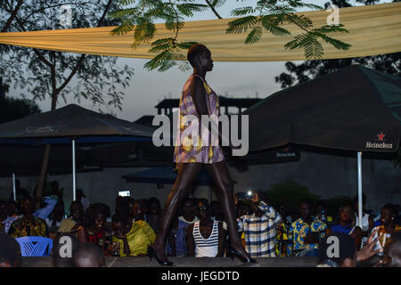 Juba, Central Equatorial, South Sudan. 24th June, 2017. Despite the fighting, fleeing and near-famine afflicting the rest of the country, some South Sudanese citizens find time to enjoy the Nile Couture Fashion Show in the capital of Juba Saturday night. The model shows the designs of the Kera Collection. Credit: Miguel Juarez Lugo/ZUMA Wire/Alamy Live News Stock Photo