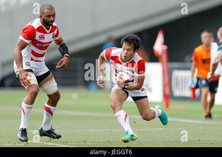 Tokyo, Japan. 24th June, 2017. (L-R) Michael Leitch, Kenki Fukuoka (JPN) Rugby : Lipovitan D Challenge 2017, Rugby test match between Japan 13-35 Ireland at Ajinomoto Stadium in Tokyo, Japan . Credit: Yusuke Nakanishi/AFLO SPORT/Alamy Live News Stock Photo