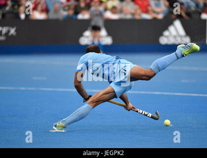 London, UK. 25th Jun, 2017. SINGH Ramandeep (IND) in action during Hero Hockey World League Semi-Final (Men) Indai vs Canada at Lee Valley Hockey and Tennis Centre on Sunday. Credit: Taka Wu/Alamy Live News Stock Photo