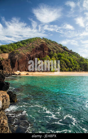 Pu'u Ola'i (cinder cone), Oneloa Beach (Big Beach), Makena State Park; Maui, Hawaii, United States of America Stock Photo