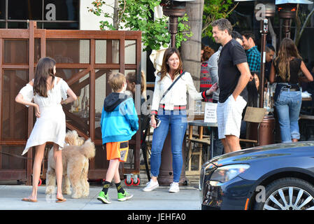 Dominic West Out For Dinner With Wife And Children.  Featuring: Dominic West Where: Beverly Hills, California, United States When: 26 May 2017 Stock Photo