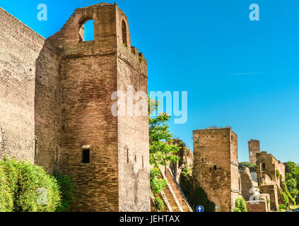 The Aurelian Walls are a line of city walls built between 271 AD and 275 AD in Rome, Italy, during the reign of the Roman Emperors Aurelian and Probus Stock Photo