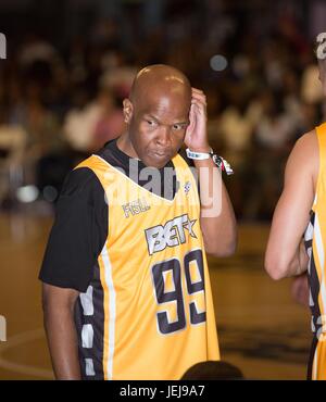 Celebrity basketball game hi-res stock photography and images - Alamy