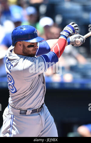 Kansas City, Missouri, USA. 24th June, 2017. Toronto Blue Jays left fielder Steve Pearce (28) in his first plate appearance of the game during the Major League Baseball game between the Toronto Blue Jays and the Kansas City Royals at Kauffman Stadium in Kansas City, Missouri. Kendall Shaw/CSM/Alamy Live News Stock Photo