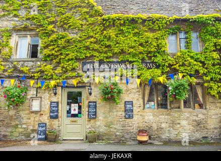 The Cotswold Arms public house Burford Oxfordshire England UK Stock Photo