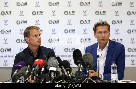 New Crystal Palace Manager Frank De Boer (left) and Steve Parish (right) during the press conference at Beckenham Training Ground, Kent. Stock Photo