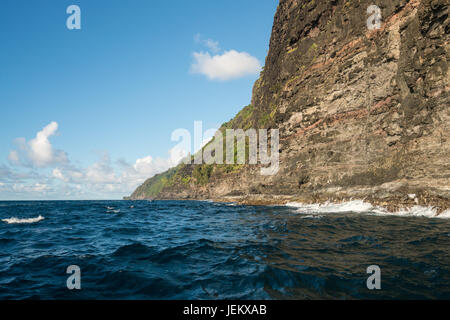 Na Pali coastline taken from sunset cruise along Kauai shore Stock Photo