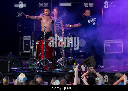 Bearded Theory - Day 2 - Performances  Featuring: Slaves Where: Lichfield, Derbyshire, United Kingdom When: 26 May 2017 Credit: WENN.com Stock Photo