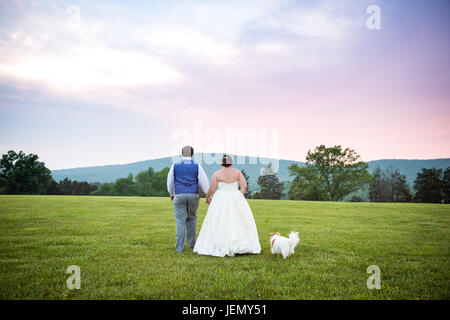 Rustic countryside wedding celebration at Wolftrap Farm, Gordonsville, Virginia, USA. Stock Photo