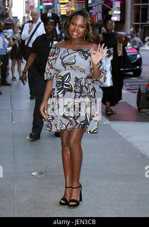 New York, NY, USA. 26th June, 2017. Naturi Naughton seen on her way to Good Morning America to promote the new season of Power in New York City on June 26, 2017. Credit: Rw/Media Punch/Alamy Live News Stock Photo