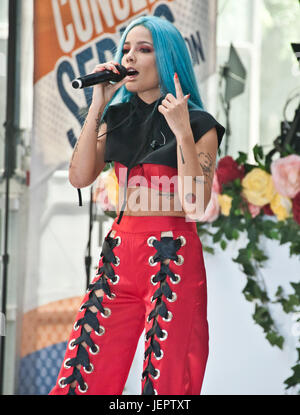 New York City, NY, USA. 9th June, 2017. Halsey Performs on NBC's 'Today' Show Concert Series at Rockefeller Plaza. Stock Photo