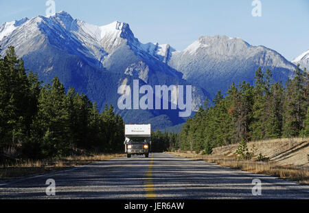 Journey through the Rocky Mountains, Jasper N.P., Canada, Fahrt durch die Rocky Mountains - Jasper N.P., Kanada Stock Photo