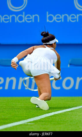 Heather Watson (GB) on centre court. 25th June 2017, Eastbourne - unsightly bulge caused by a spare tennis ball Stock Photo