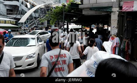 Daytime exterior Phetchaburi Rd, Thanon Phetchaburi, Ratchathewi, Bangkok Thailand Stock Photo