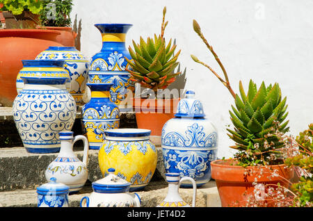 Handmade potteries by Fortuna, Artes e Ofícios. Palmela, Portugal Stock Photo