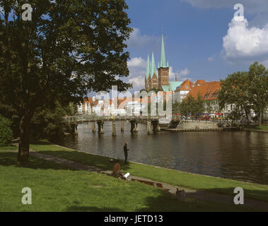 Germany, Schleswig - Holstein, Lübeck, painter's angle, Marien's church, Peter's church, bridge, Obertrave, bank promenade, North Germany, Hanseatic town, Old Town island, Old Town, town, town view, structures, steeples, towers, historically, Marien's church, Peter's church, architecture, sacred setting, church, churches, footbridge, promenade, Dankwartsbrücke, place of interest, waters, UNESCO-world cultural heritage, passer-by, person, view, Stock Photo