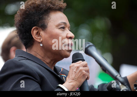 Washington, DC, USA. 27th June, 2017. Ahead of the US Senate AHCA vote (American Health Care Act), hundreds gather on capitol hill to protest Republican provisions related to women's healthcare, including many senators working to delay the vote on Trumpcare. California's 13th district Congresswoman Barbara Lee speaks against the GOP Health Care bill. Credit: B Christopher/Alamy Live News Stock Photo