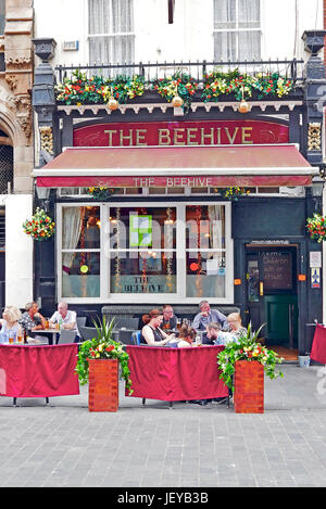 The Beehive pub in Liverpool One shopping area Stock Photo