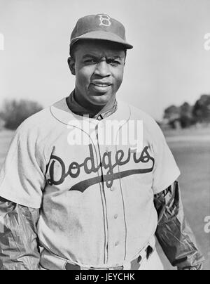 Jackie Robinson in his Brooklyn Dodgers uniform in 1950 Stock Photo - Alamy