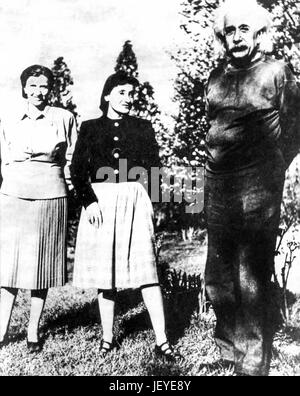 albert einstein, daughter margot and helen dukas, 1947 Stock Photo