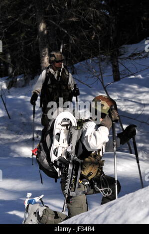 Young French officers take part to winter training in the Alps Stock Photo