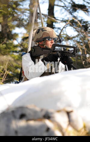 Young French officers take part to winter training in the Alps Stock Photo