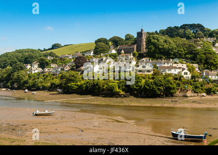 Pretty chocolate box cotages in the village of Noss Mayo and Newton Ferrers, on the banks of the Yealm Estuary, South Devon Stock Photo