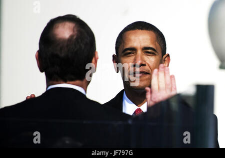 President Obama takes the oath of office at the official swearing-in ...