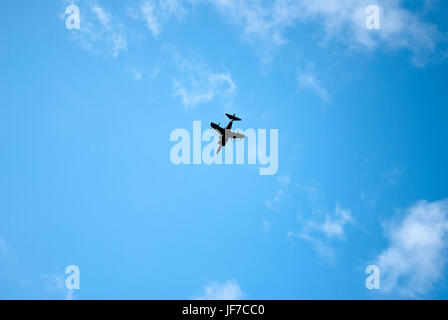 Harrier jet fighter plane silhouetted against the sky Stock Photo - Alamy