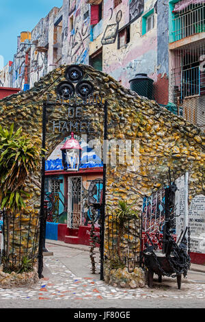 Entryway to the Afro-Cuban M artist colony of CALLEJON DE HAMEL started by the artist SALVADOR GONZALES - HAVANA, CUBA Stock Photo