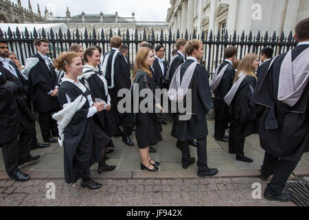 Oxford University students dressed in their formal sub fusc attire ...