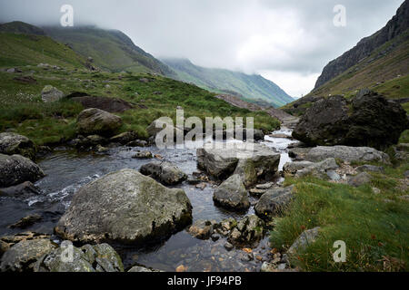 UK, Wales, Snowdonia, Pass of Llanberis, Pont, y, Gromlech, Afon Nant Peris, stream flowing through valley Stock Photo