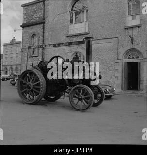 Tractor engine, Athy, Co Kildare 34151696054 o Stock Photo