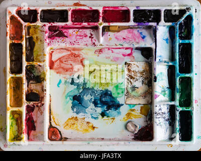 watercolour mixing tray