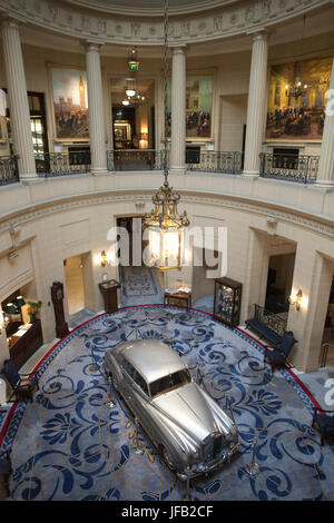 The Royal Automobile Club, British private members' club with over 100 years of tradition located on Pall Mall, London, England, UK Stock Photo