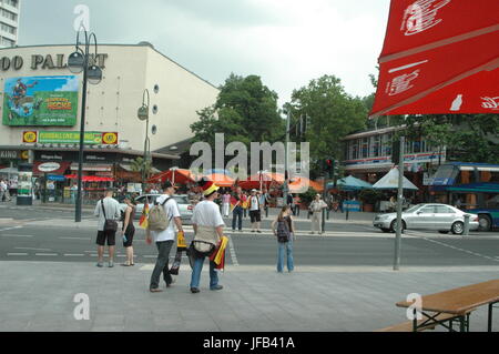 German and Ecuadorian soccer fans at the 2006 World Cup at Breitscheidplatz in Berlin on 20 June 2006 (before the match between Ecuador and Germany) Stock Photo